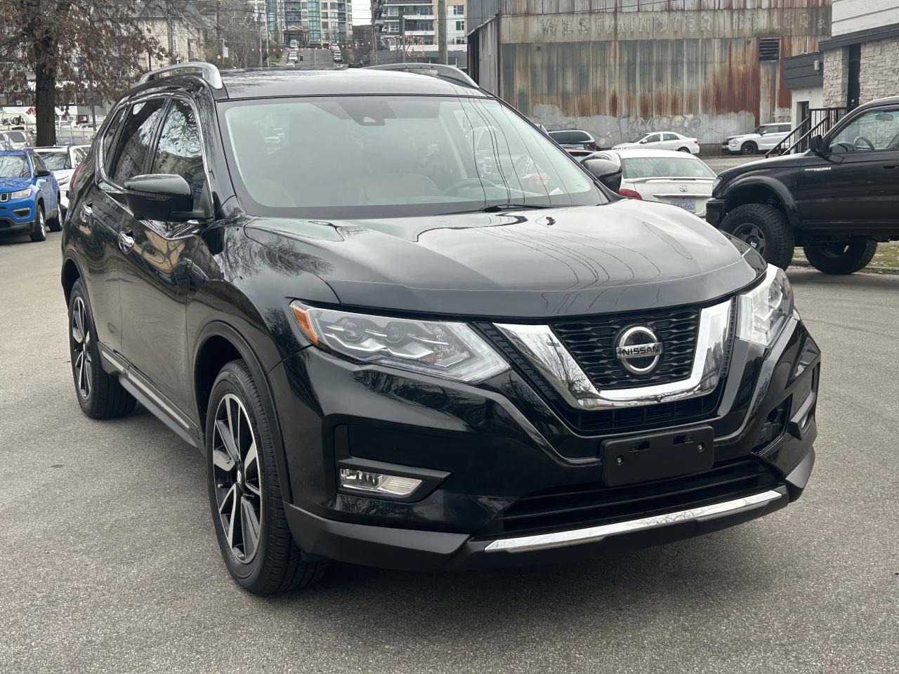 2018 Nissan Rogue SL - Photo #4