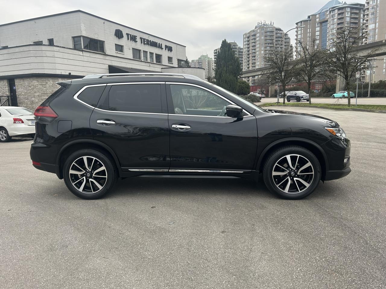 2018 Nissan Rogue SL - Photo #5