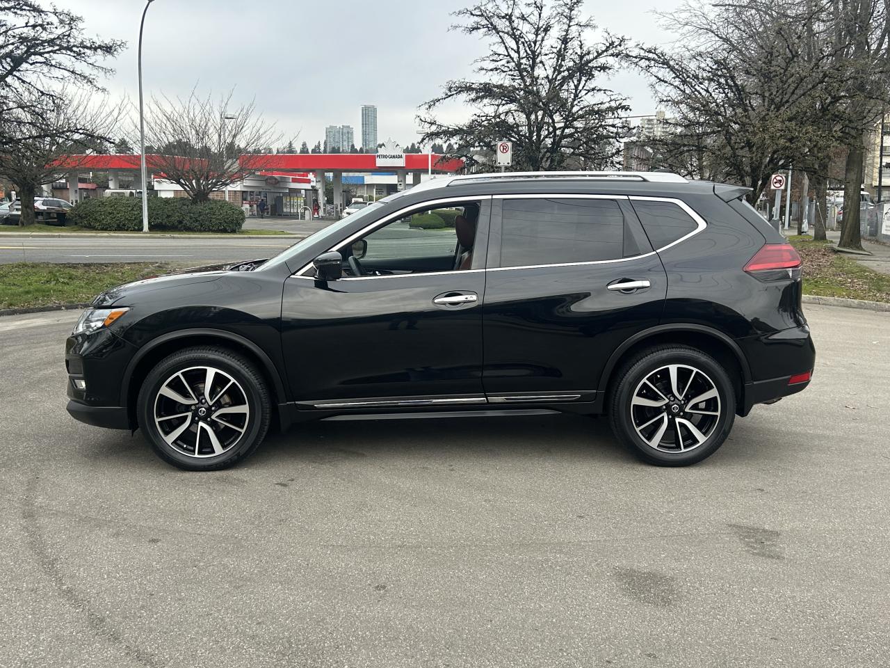 2018 Nissan Rogue SL - Photo #2