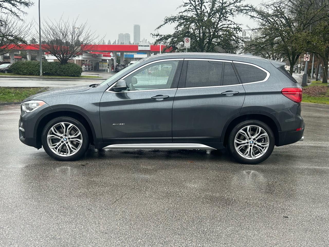 2016 BMW X1 xDrive28i - Photo #2