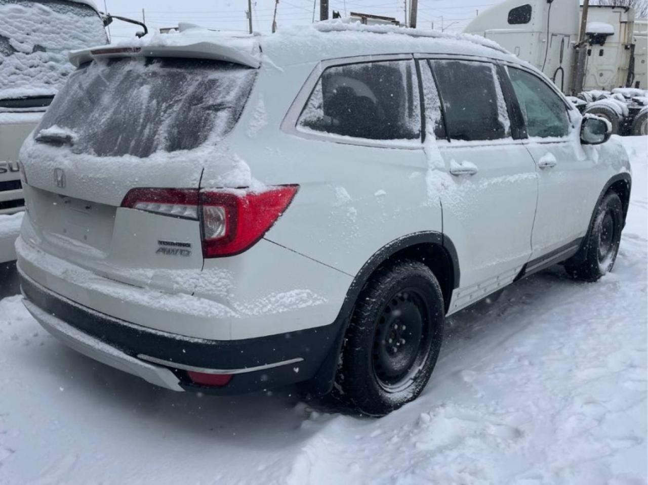 2020 Honda Pilot * AWD * NO ACCIDENTS TOURING W/REAR CAPTAIN'S CHAIRS Photo