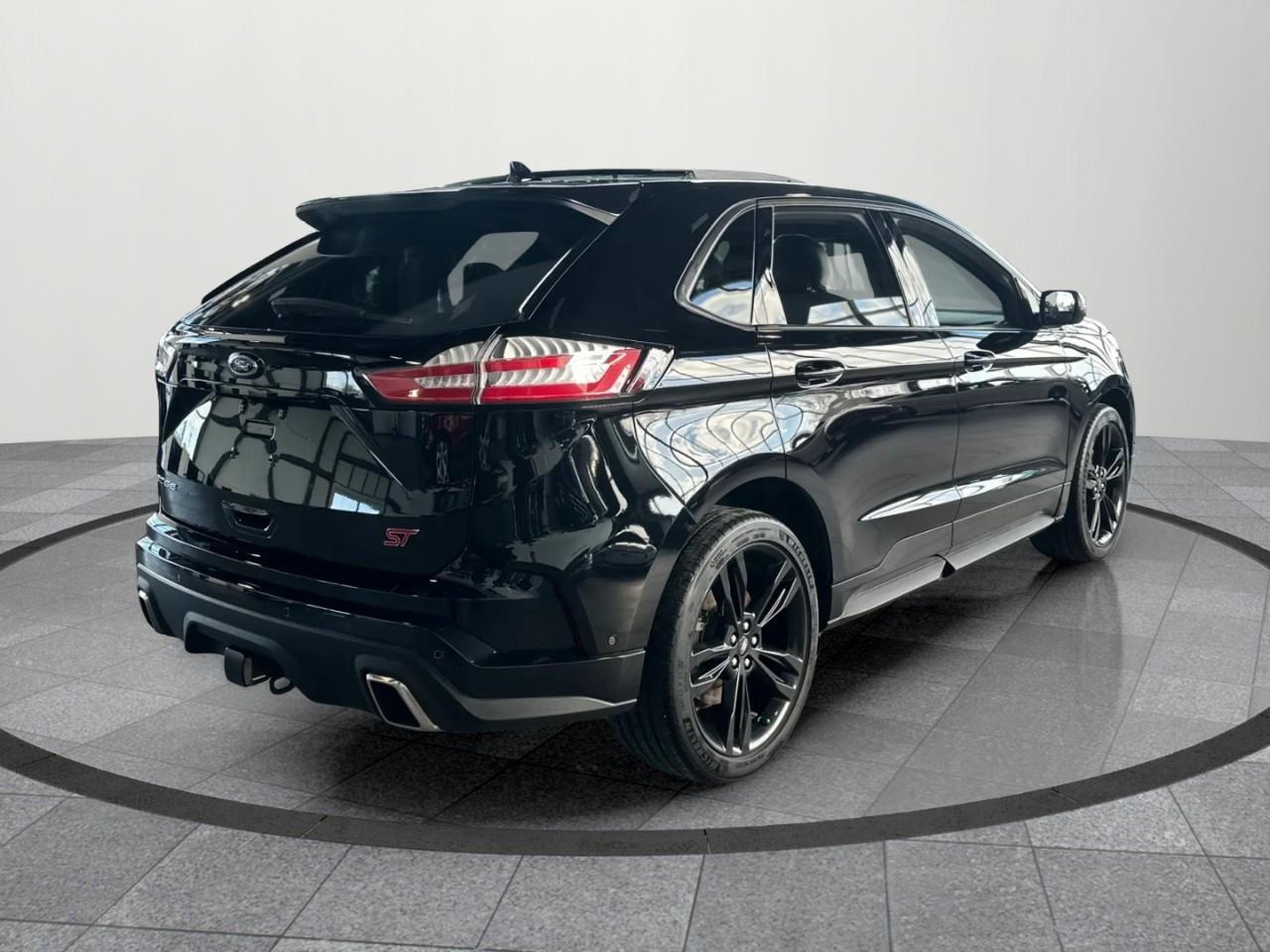 2019 Ford Edge ST 4dr All-Wheel Drive Photo4