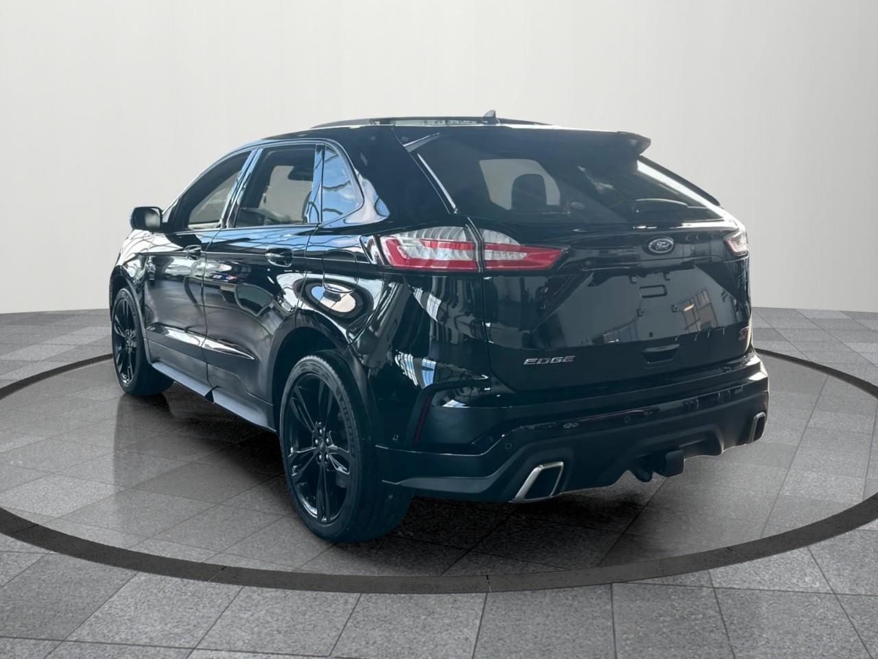 2019 Ford Edge ST 4dr All-Wheel Drive Photo2