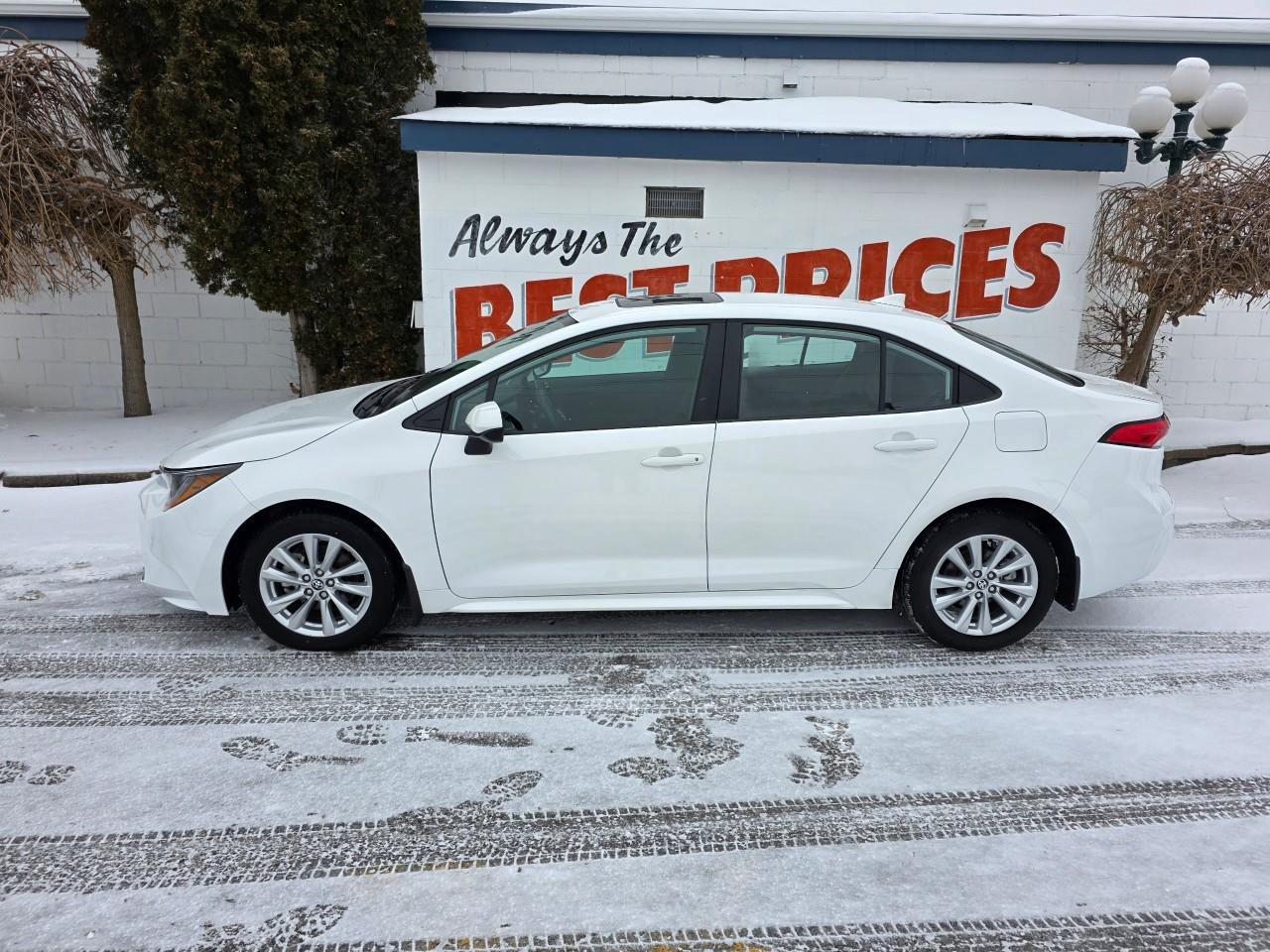 2024 Toyota Corolla LE 4DR SEDAN Photo4