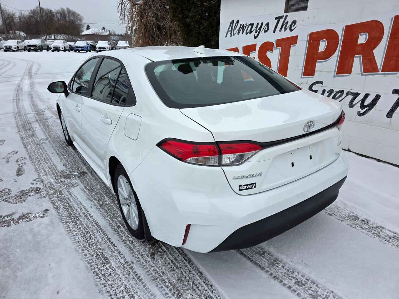 2024 Toyota Corolla LE 4DR SEDAN Photo