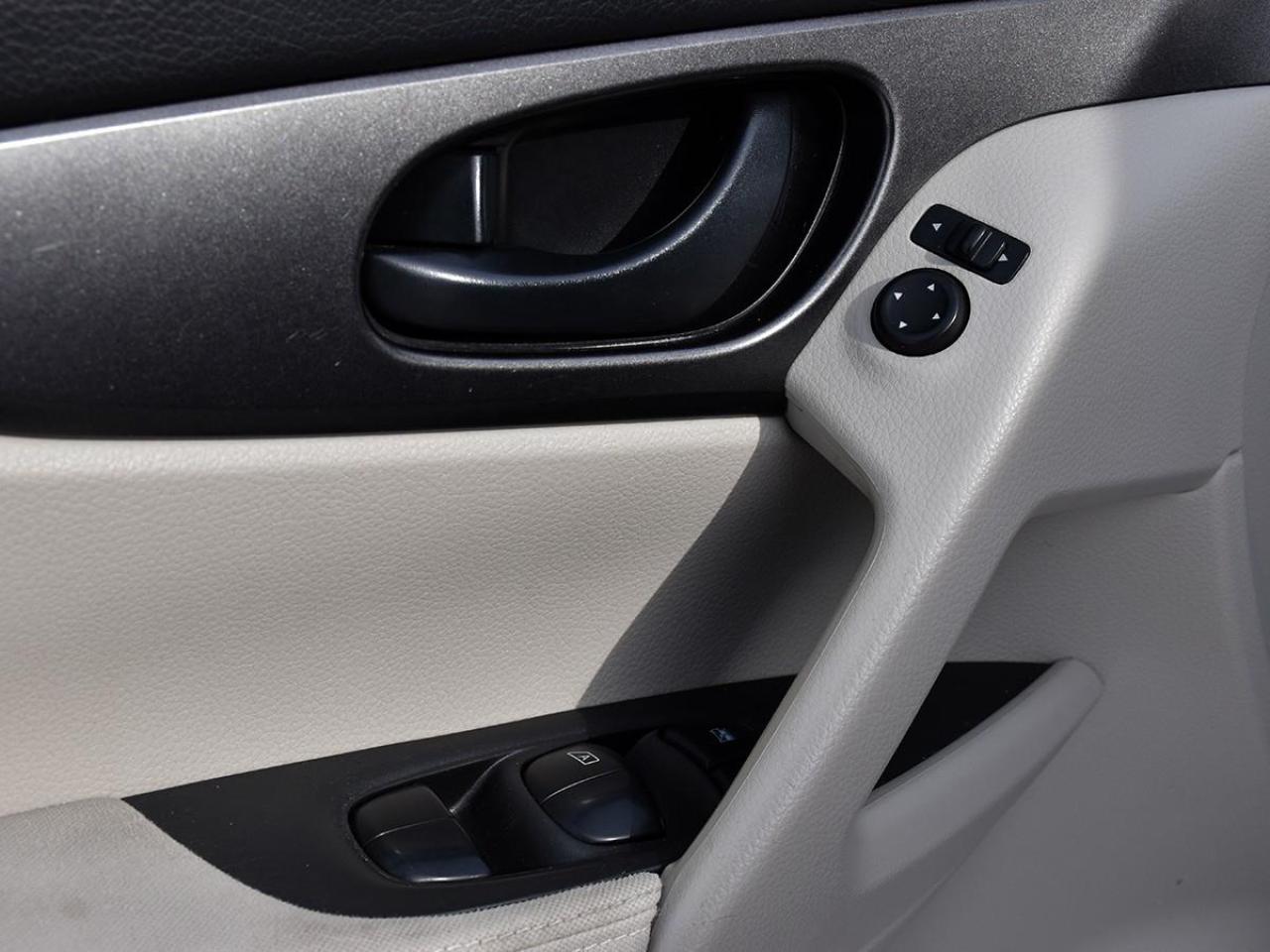 2019 Nissan Qashqai S (CVT) 4dr Front-Wheel Drive Photo