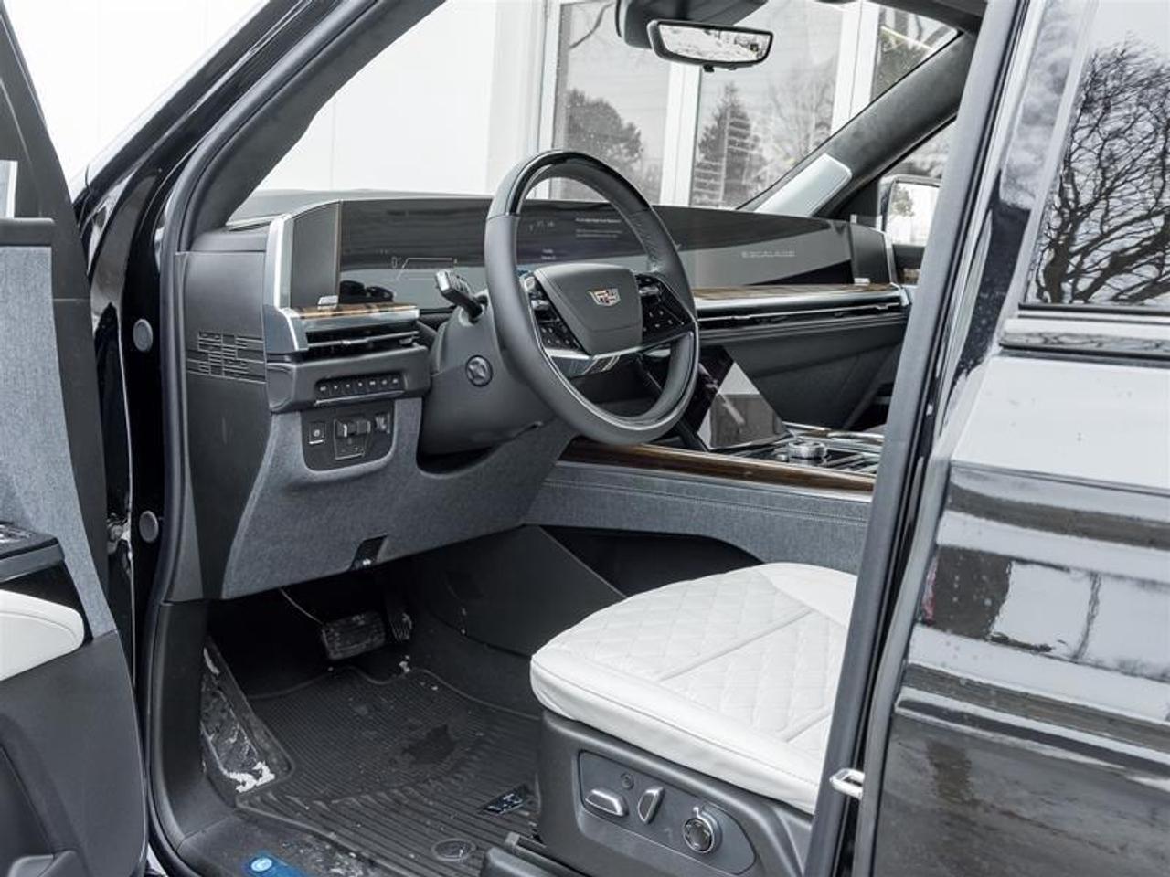 2026 Cadillac Escalade ESV Platinum Sport 4dr 4x4 Photo