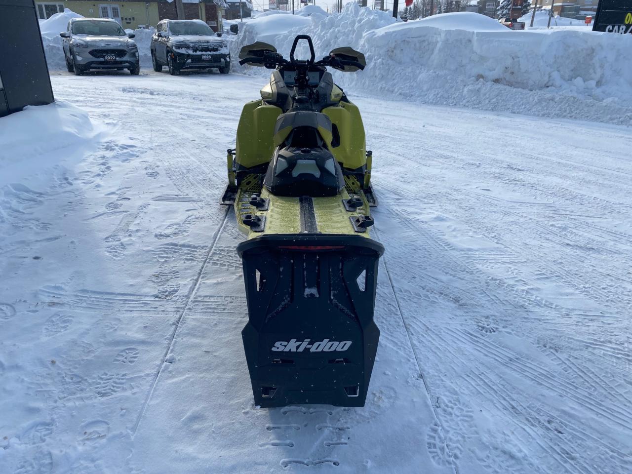 2025 Ski-Doo Backcountry™ X-RS® 850 E-TEC T.R 146 SS St.150 1.5  Photo