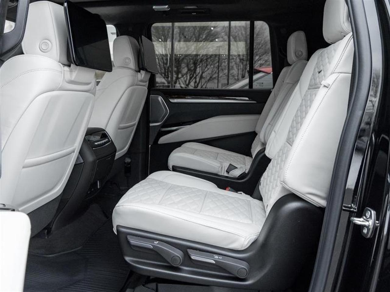 2026 Cadillac Escalade ESV Platinum Sport 4dr 4x4 Photo