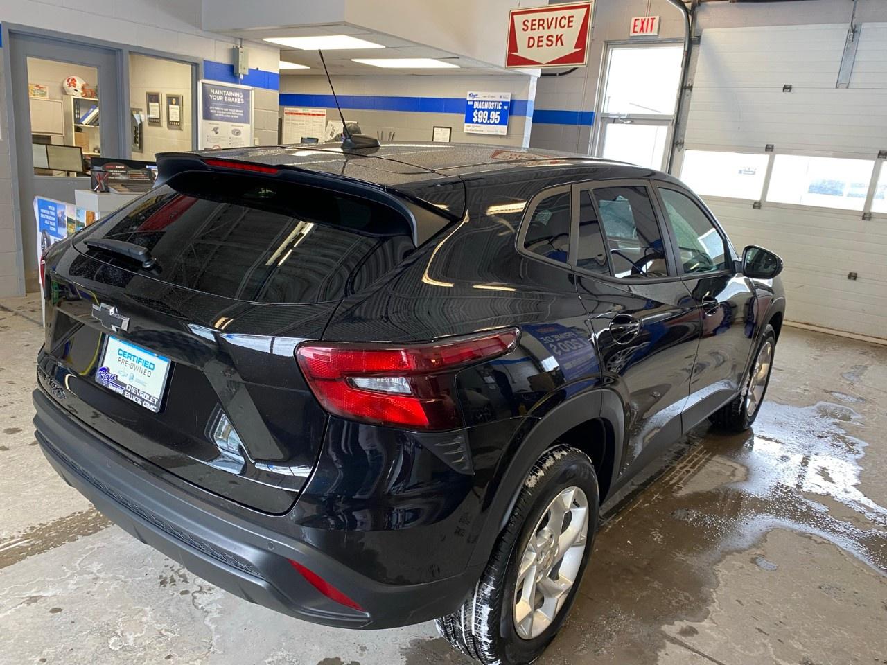 2024 Chevrolet Trax Fwd 4dr Ls Photo3