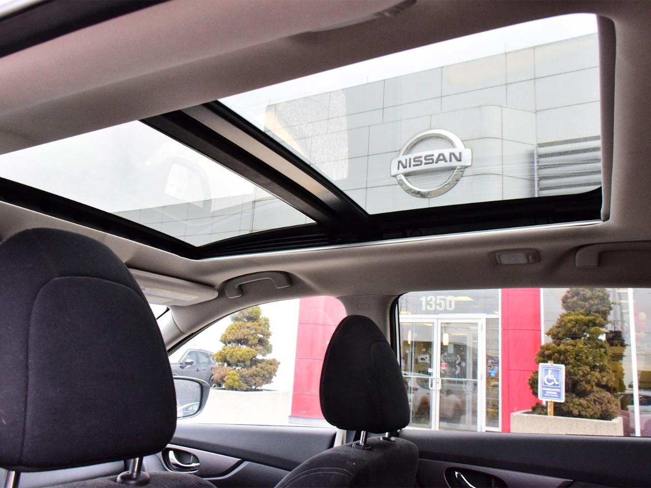 2015 Nissan Rogue  Photo