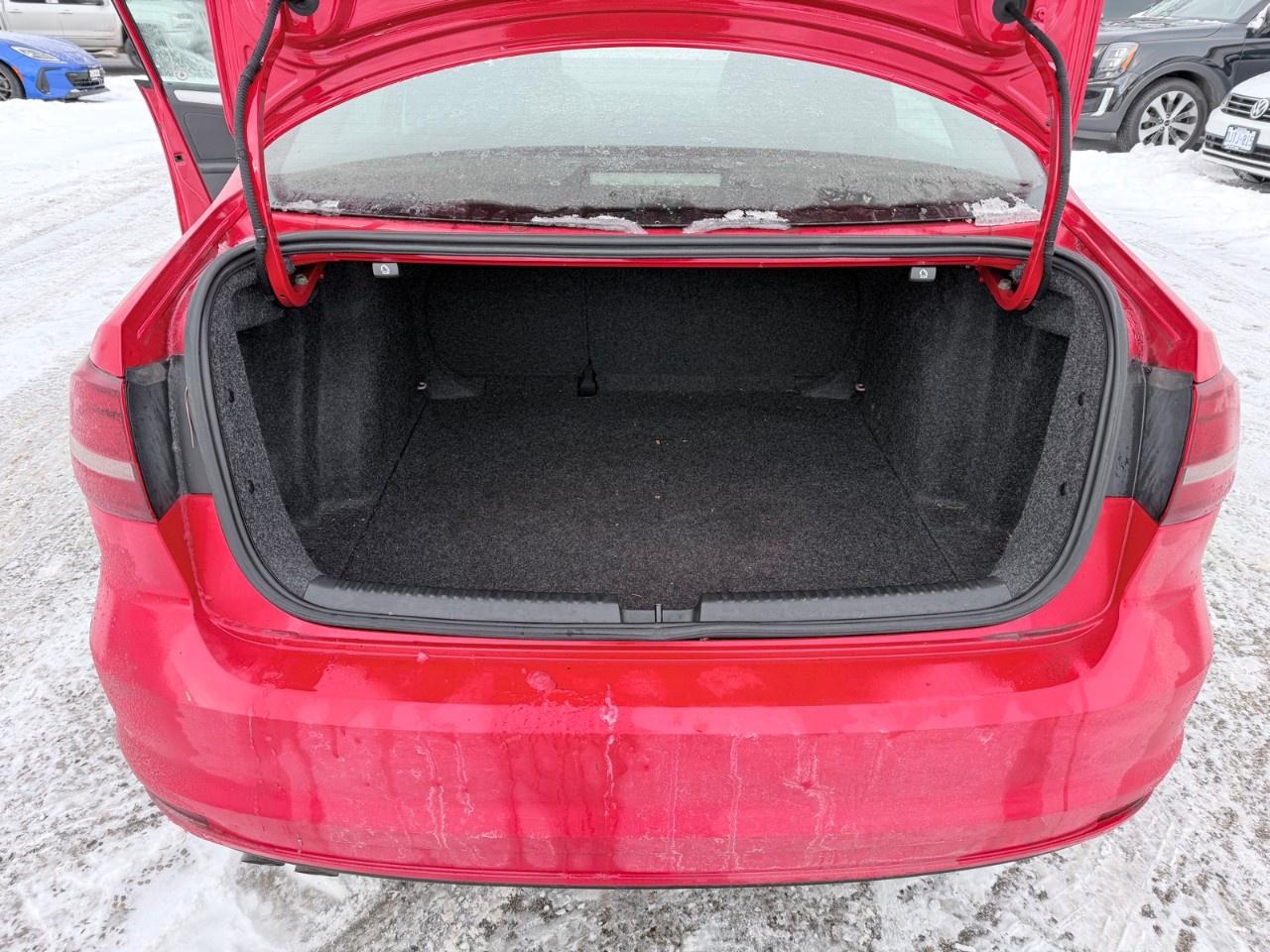 2017 Volkswagen Jetta Sedan 4dr 1.4 TSI Auto Trendline+ Photo