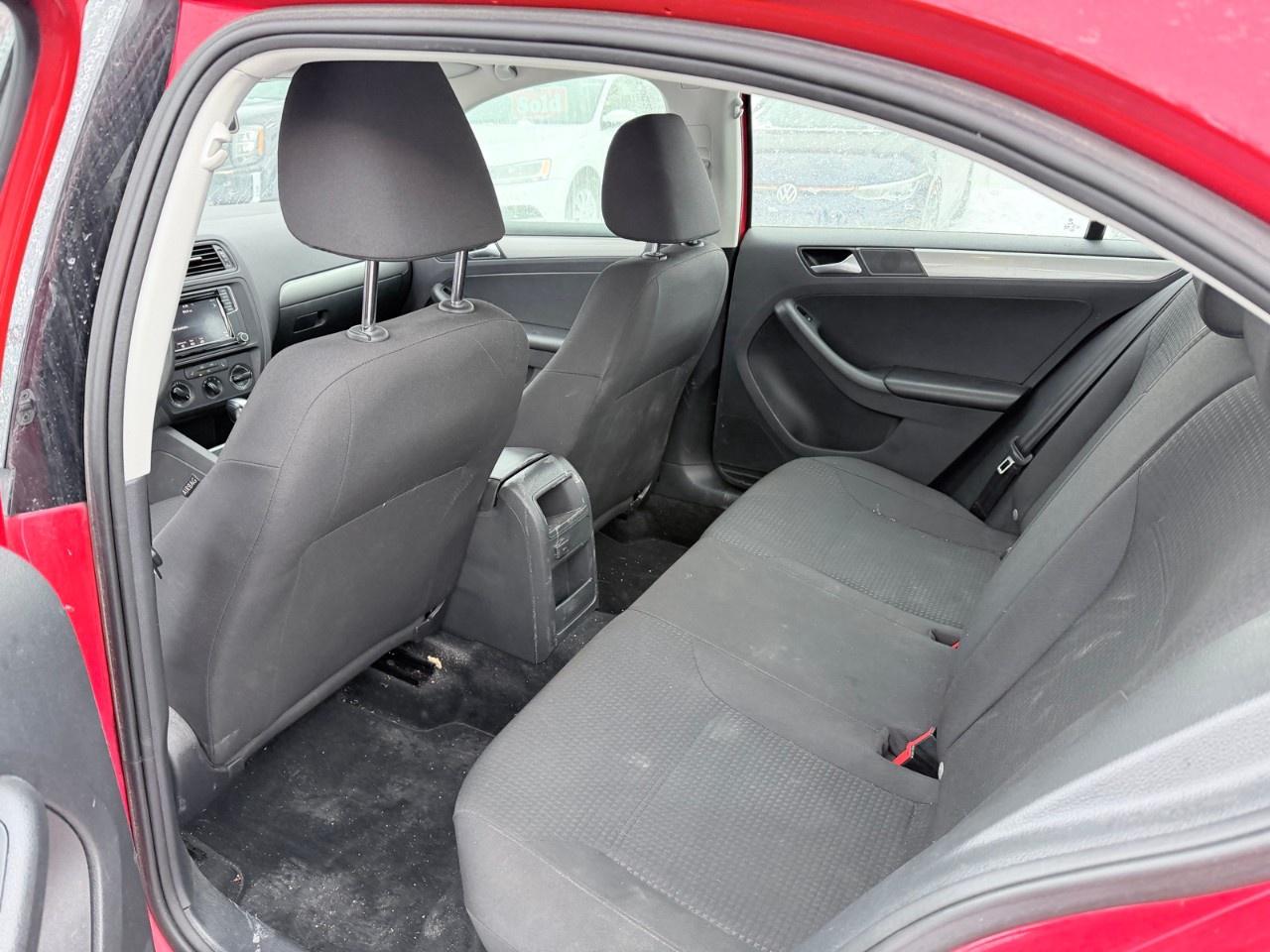 2017 Volkswagen Jetta Sedan 4dr 1.4 TSI Auto Trendline+ Photo