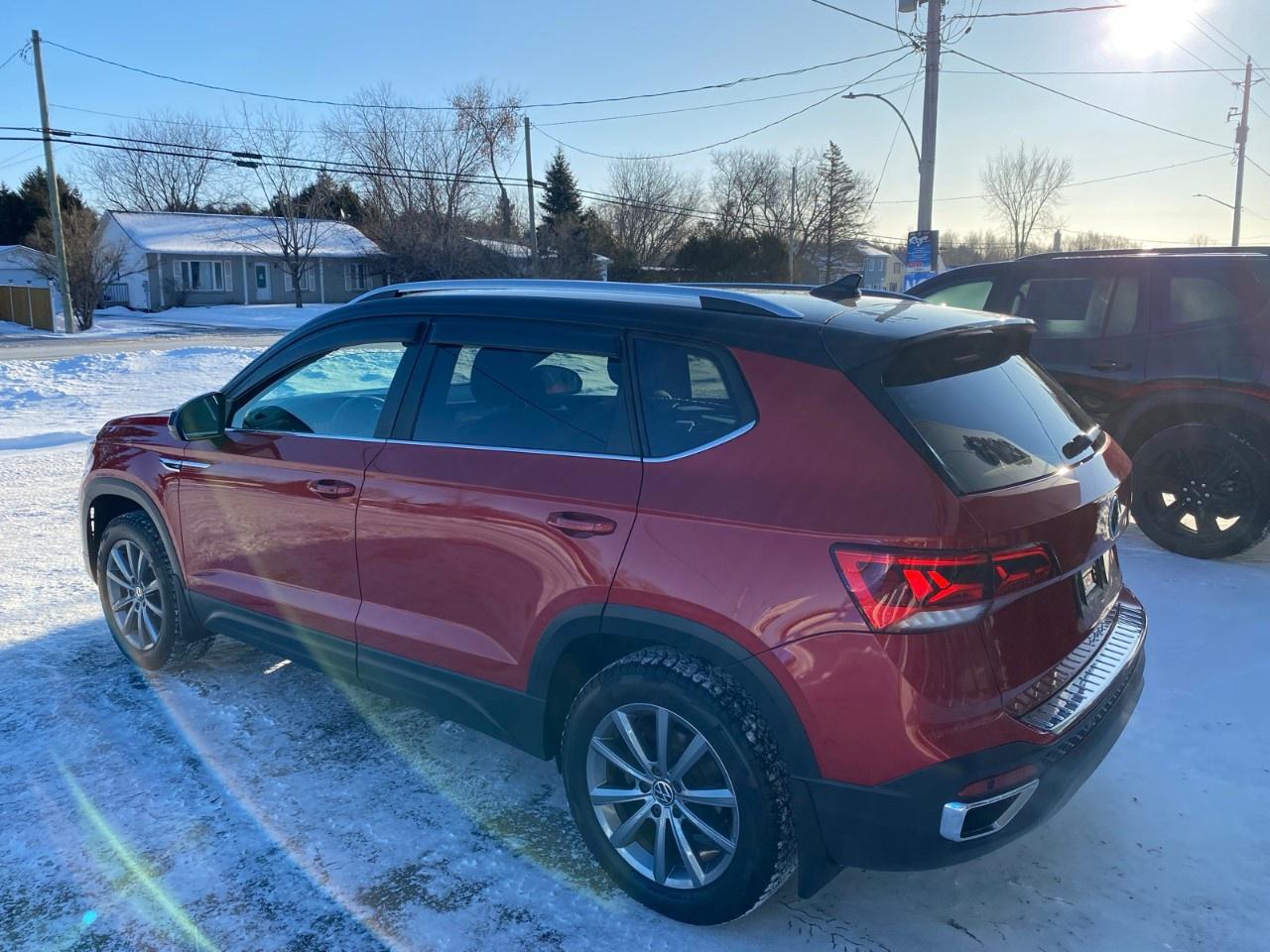 2024 Volkswagen Taos Highline 4MOTION Photo