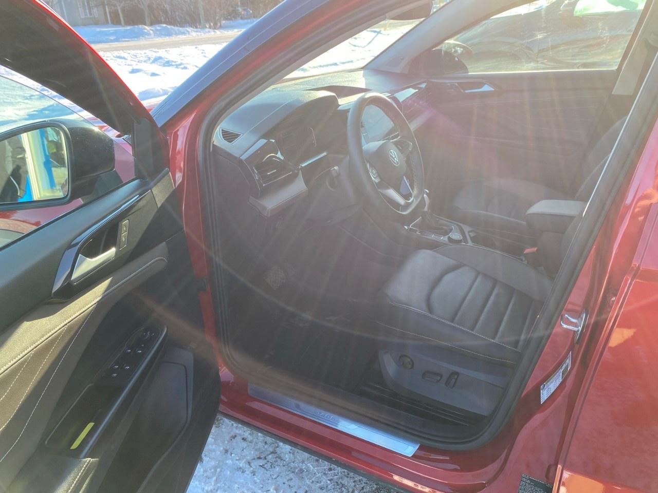 2024 Volkswagen Taos Highline 4MOTION Photo