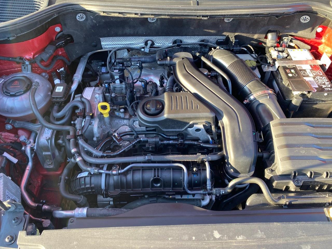 2024 Volkswagen Taos Highline 4MOTION Photo