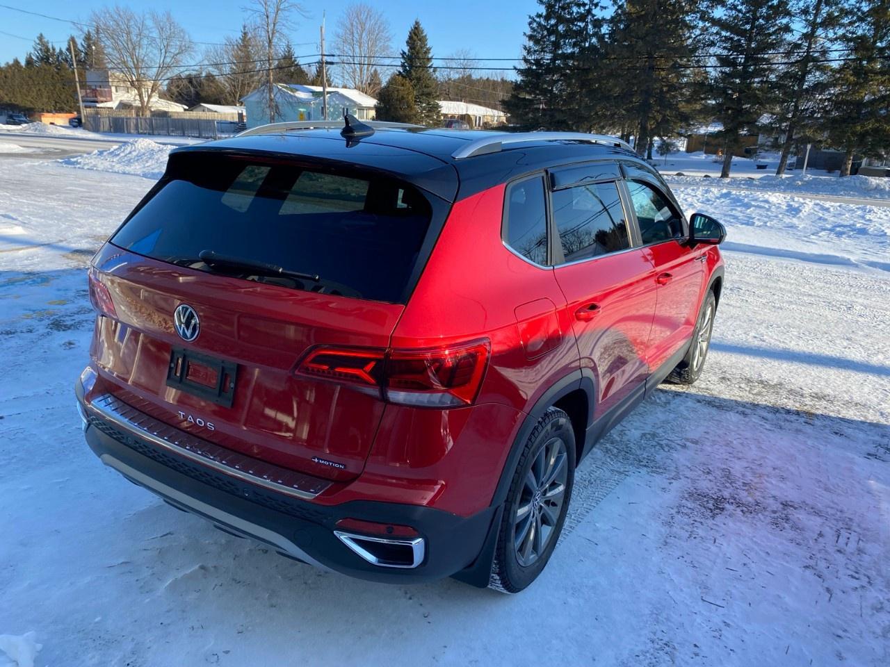 2024 Volkswagen Taos Highline 4MOTION Photo