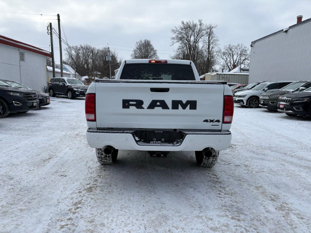 2022 RAM 1500 Classic EXPRESS 4X4 CREW CAB 5'7" BOX Photo