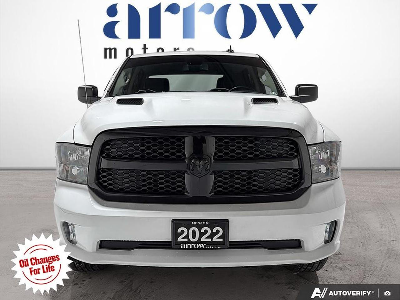 2022 RAM 1500 Classic EXPRESS 4X4 CREW CAB 5'7" BOX Photo