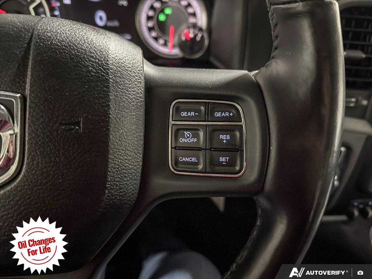 2022 RAM 1500 Classic EXPRESS 4X4 CREW CAB 5'7" BOX Photo