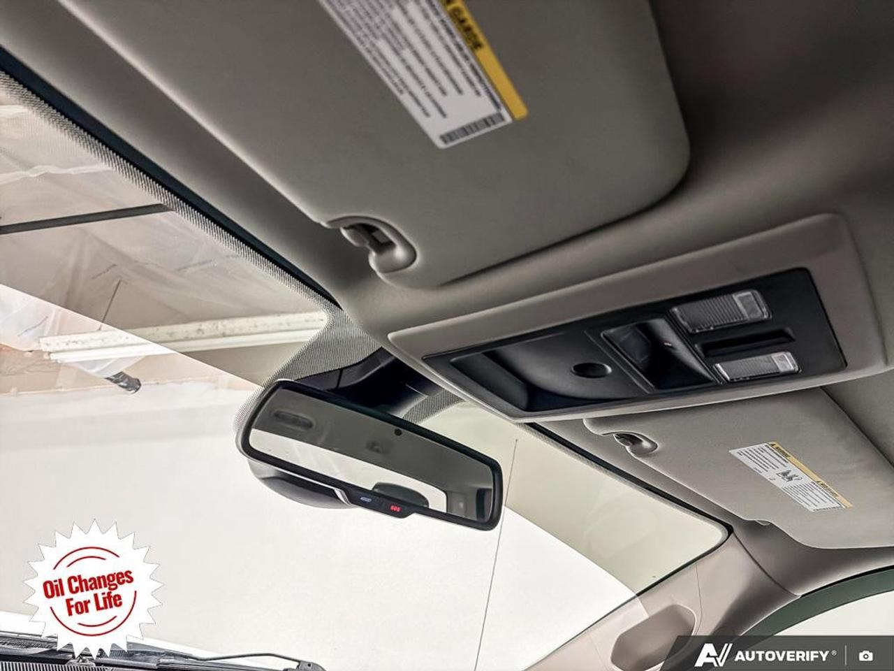 2022 RAM 1500 Classic EXPRESS 4X4 CREW CAB 5'7" BOX Photo