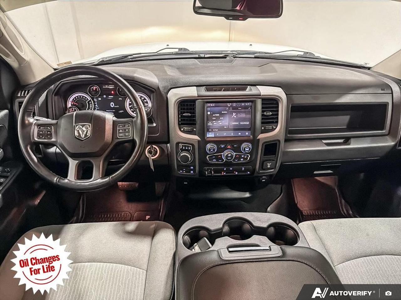 2022 RAM 1500 Classic EXPRESS 4X4 CREW CAB 5'7" BOX Photo