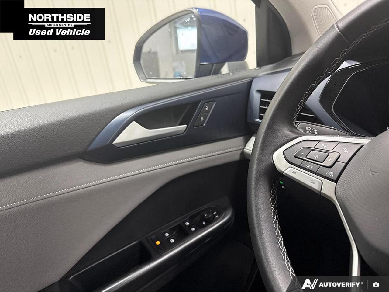 2024 Volkswagen Taos Comfortline 4dr All-Wheel Drive 4MOTION Photo