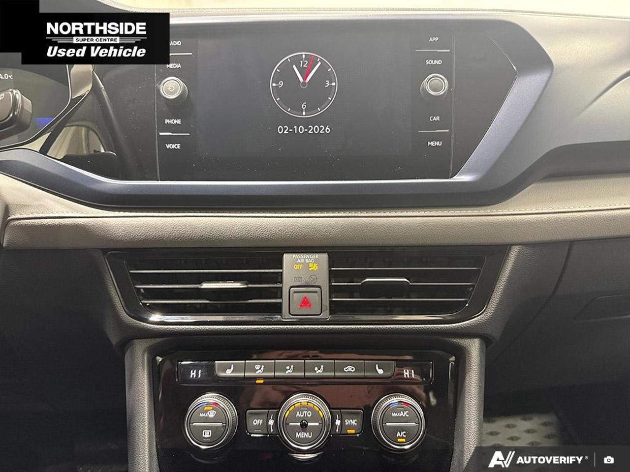 2024 Volkswagen Taos Comfortline 4dr All-Wheel Drive 4MOTION Photo