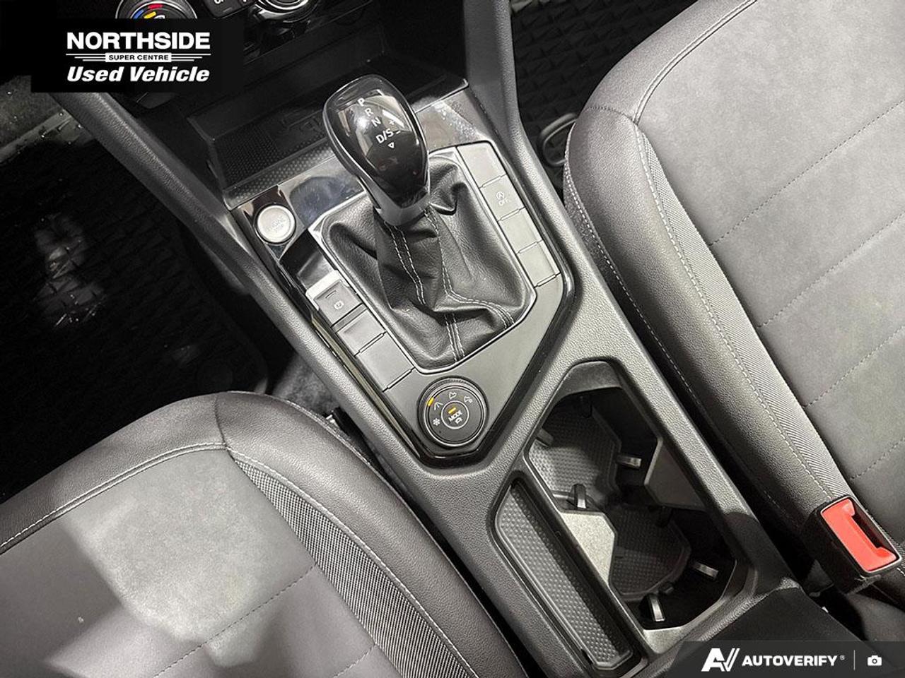 2024 Volkswagen Taos Comfortline 4dr All-Wheel Drive 4MOTION Photo