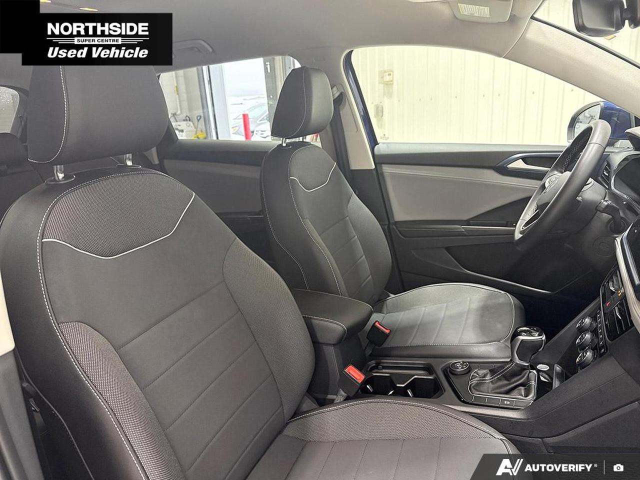 2024 Volkswagen Taos Comfortline 4dr All-Wheel Drive 4MOTION Photo