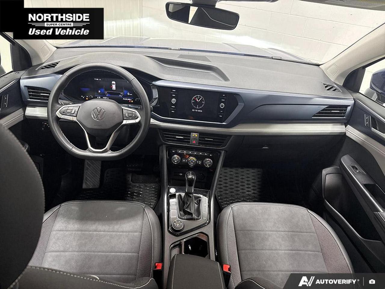 2024 Volkswagen Taos Comfortline 4dr All-Wheel Drive 4MOTION Photo