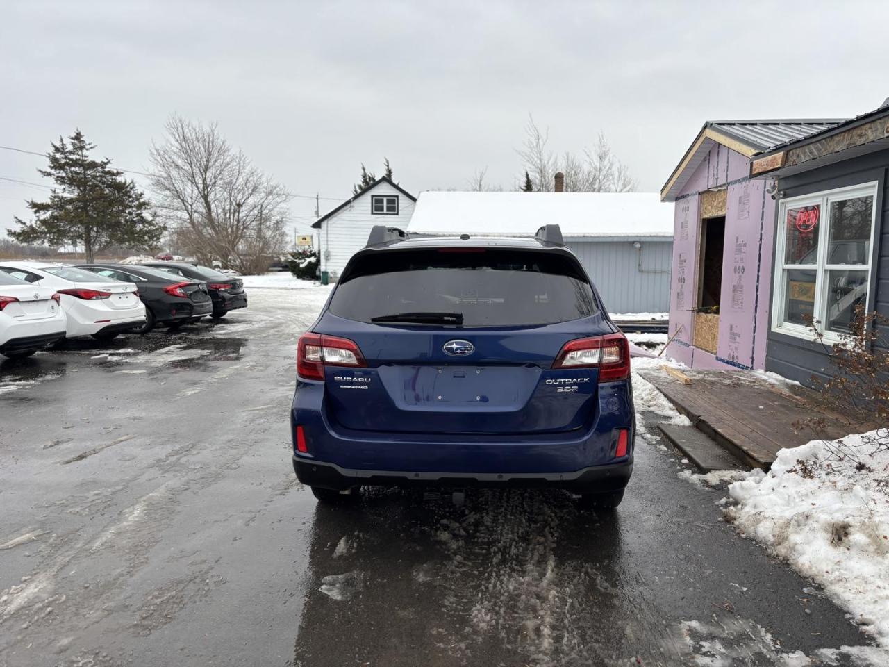 2017 Subaru Outback  Photo3