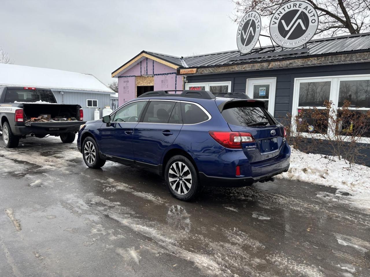 2017 Subaru Outback  Photo