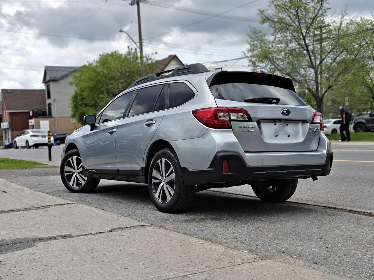 2018 Subaru Outback 3.6R Limited w/EyeSight Package (CVT) 4dr All-Wheel Drive Photo