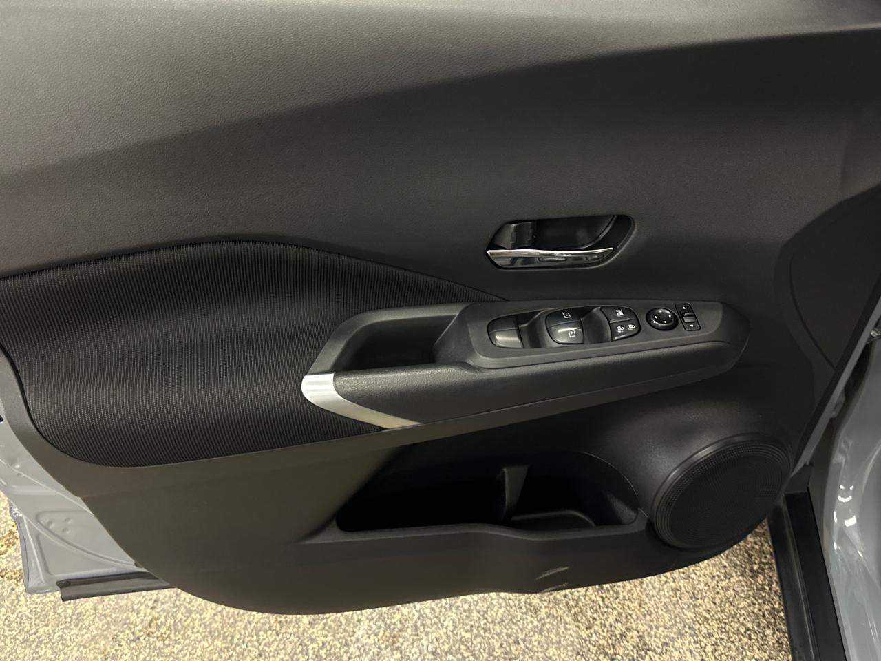 2021 Nissan Kicks SV 4dr Front-Wheel Drive Photo