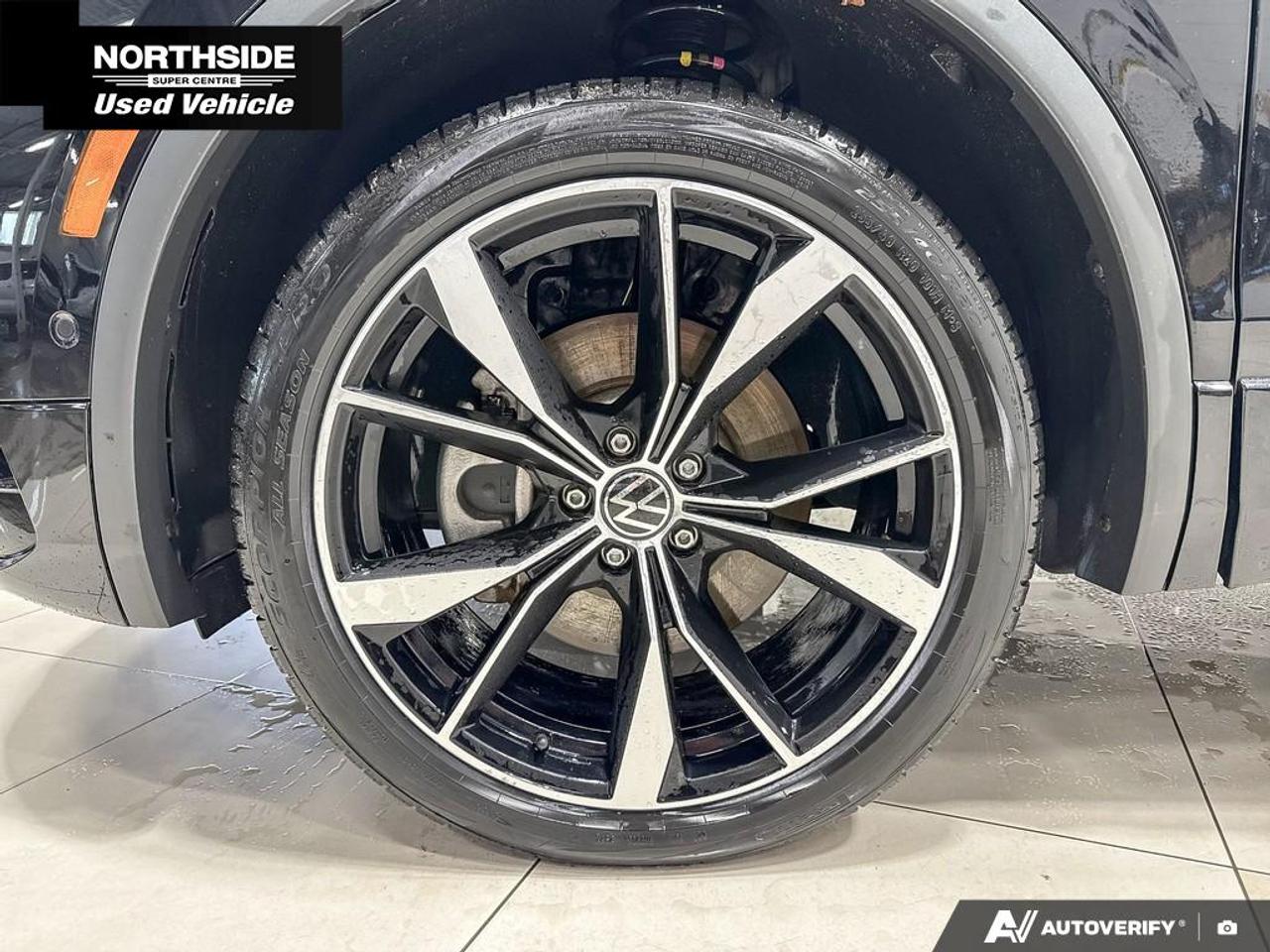 2024 Volkswagen Tiguan Highline R-LINE 4dr All-wheel Drive 4MOTION Photo