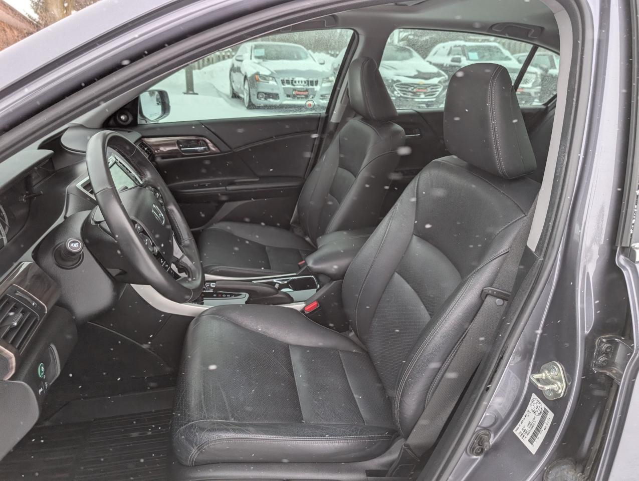 2016 Honda Accord Touring (CVT) 4dr Sedan Photo