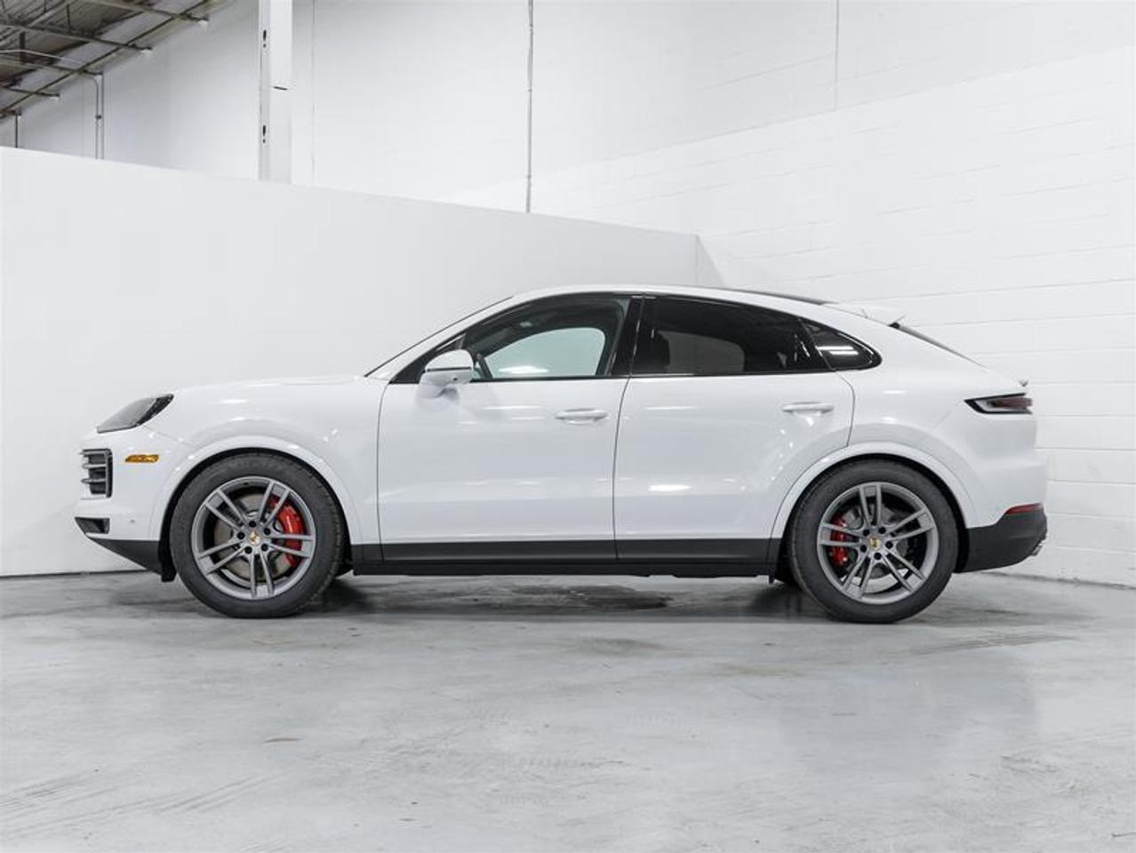2026 Porsche Cayenne  Photo3