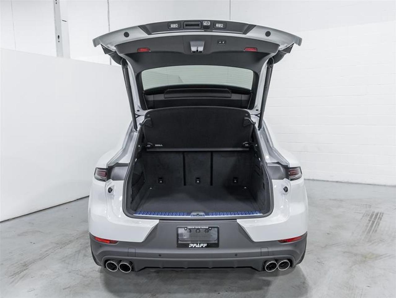 2026 Porsche Cayenne  Photo