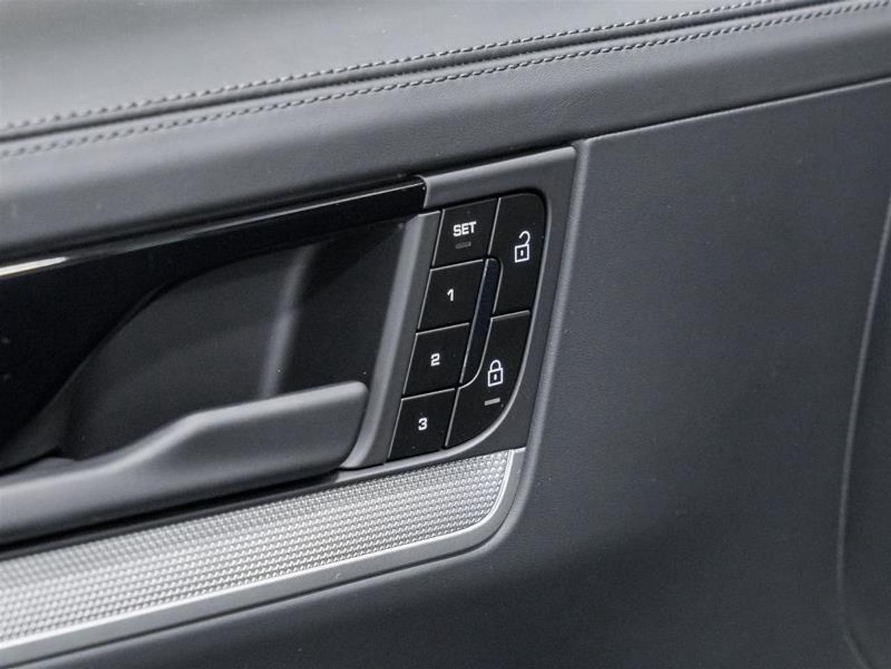 2026 Porsche Cayenne  Photo