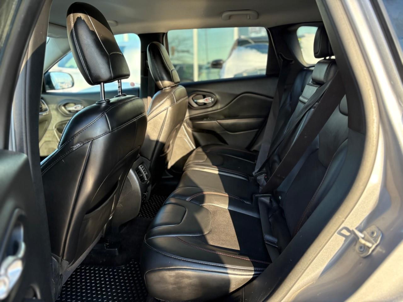 2019 Jeep Cherokee Trailhawk 4dr 4x4 Photo