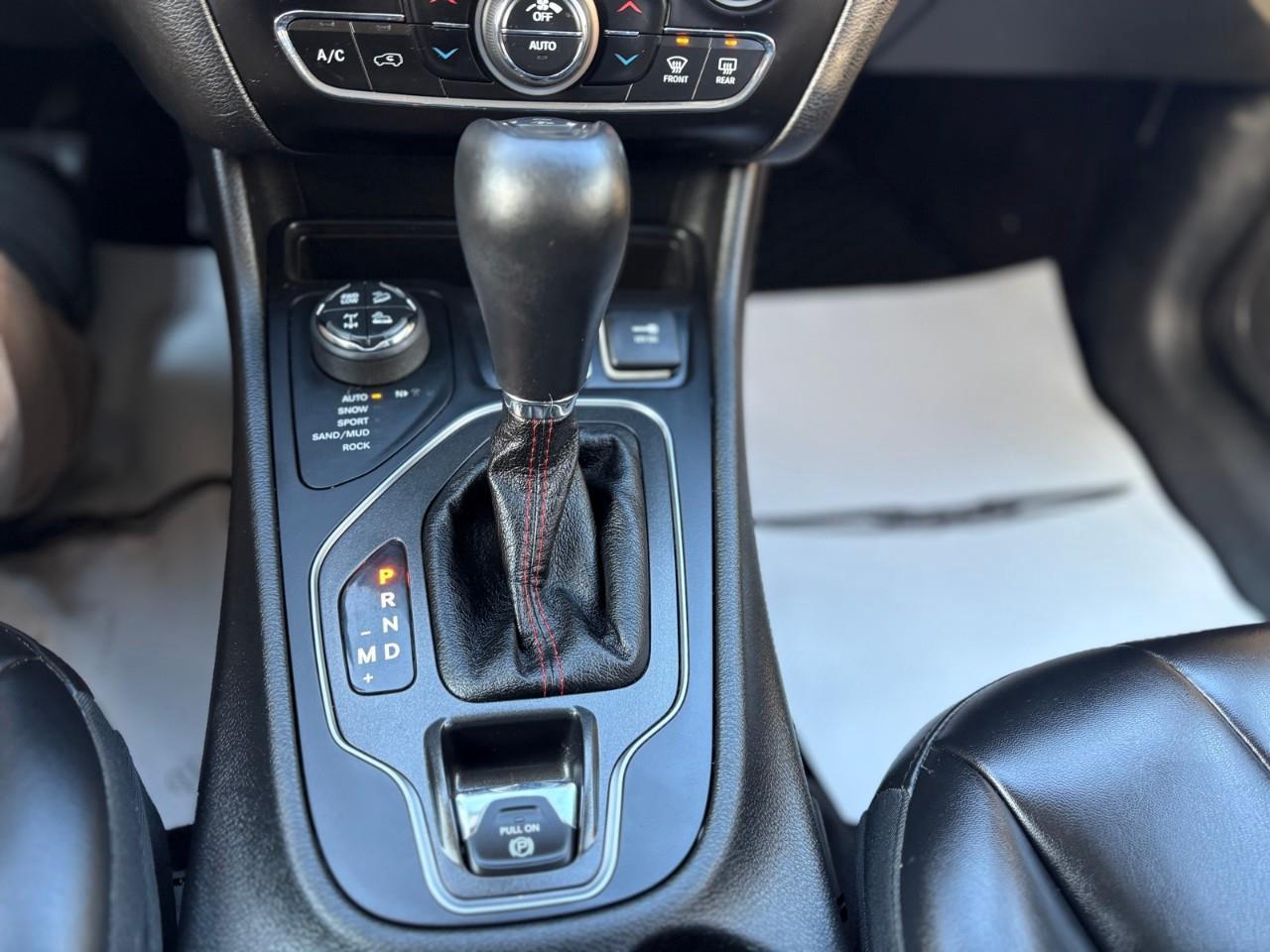 2019 Jeep Cherokee Trailhawk 4dr 4x4 Photo