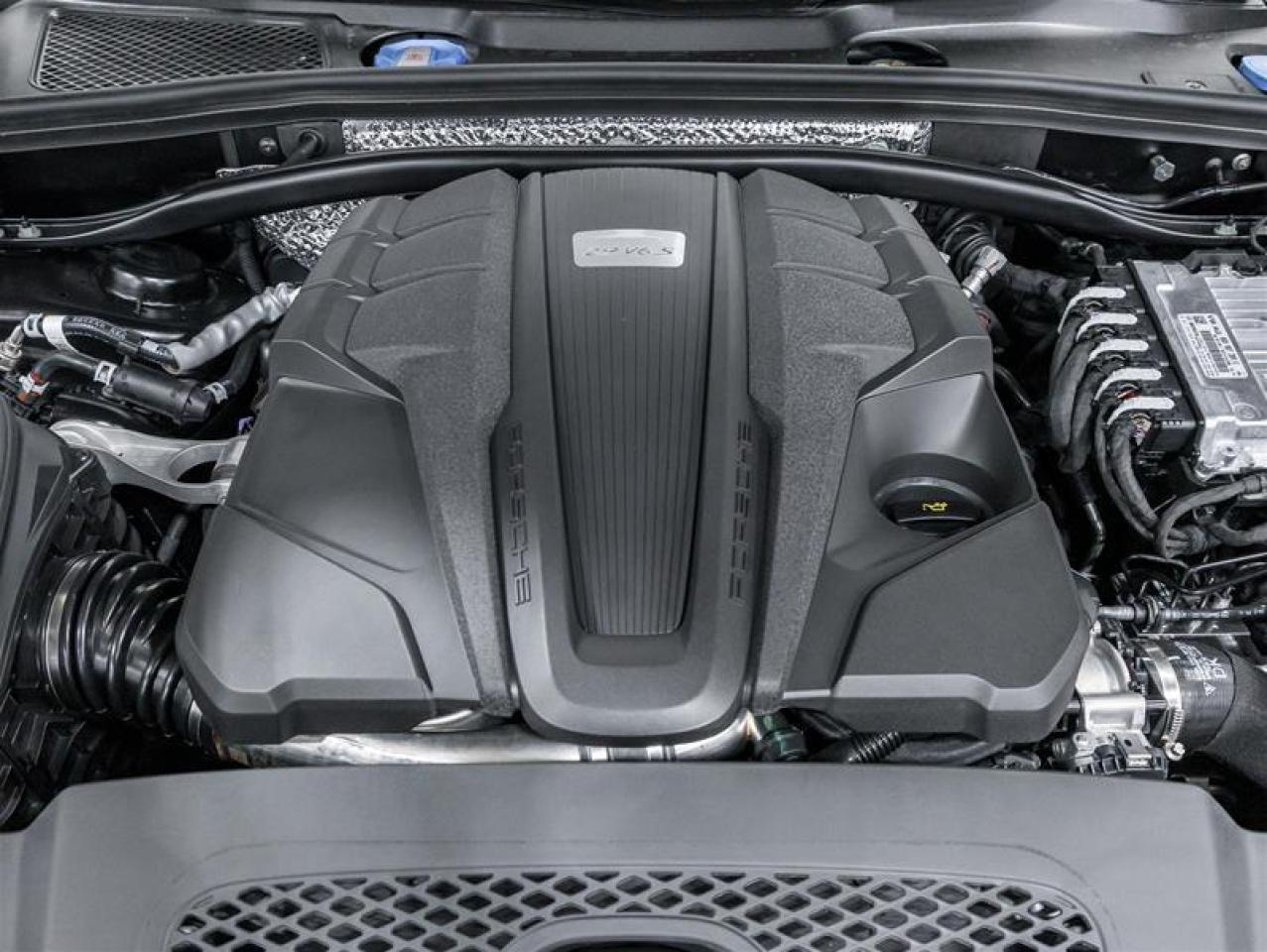 2026 Porsche Macan  Photo2