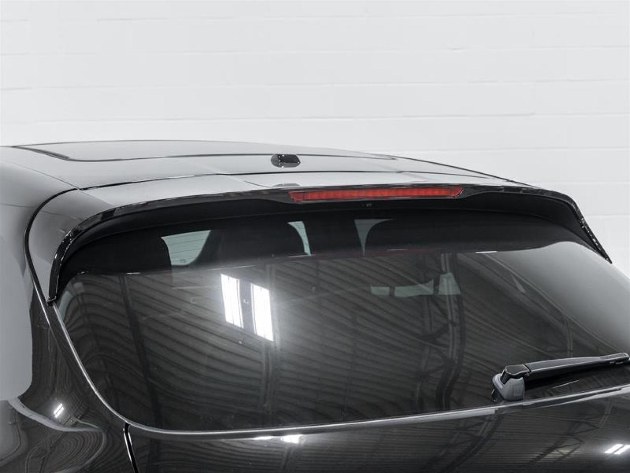 2026 Porsche Macan  Photo