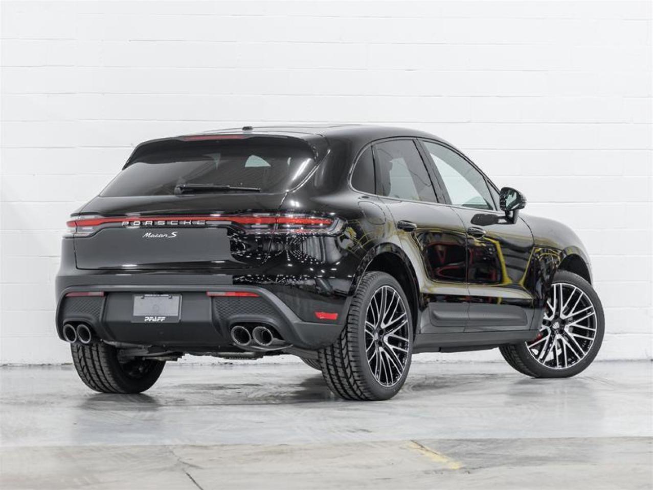 2026 Porsche Macan  Photo