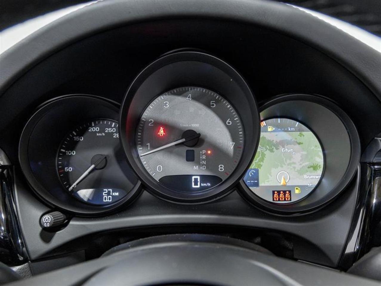 2026 Porsche Macan  Photo