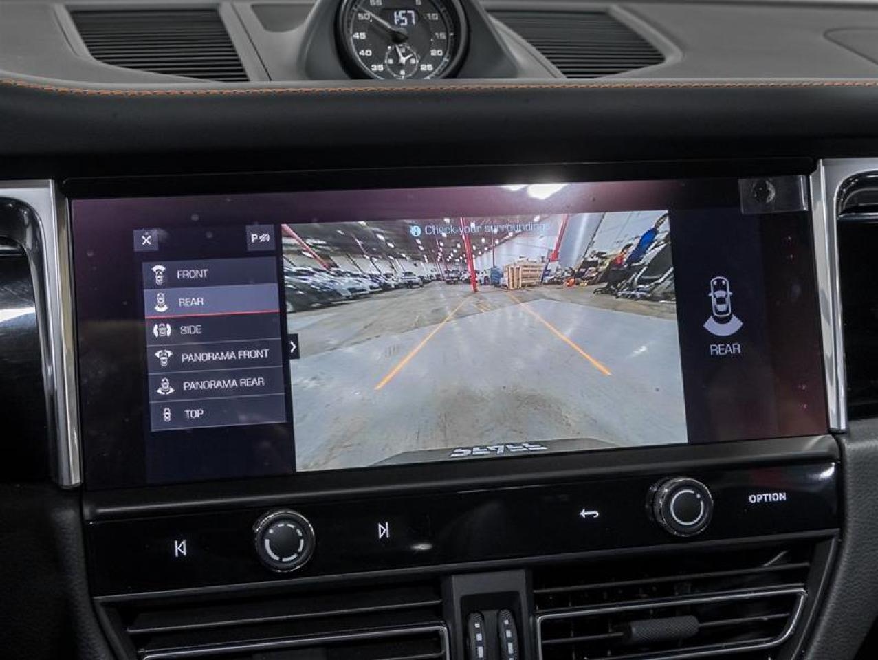 2026 Porsche Macan  Photo