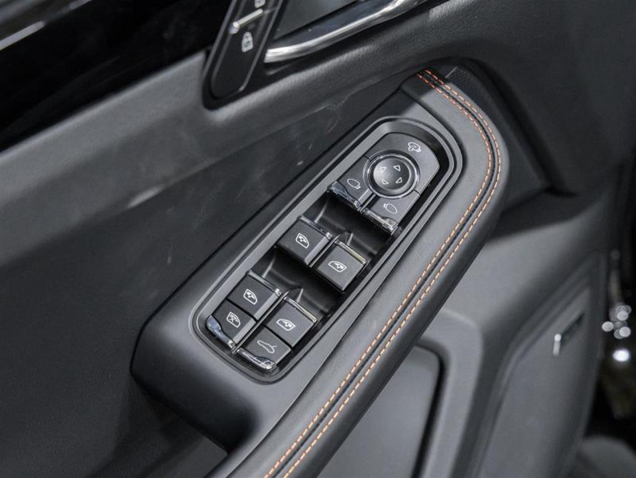 2026 Porsche Macan  Photo