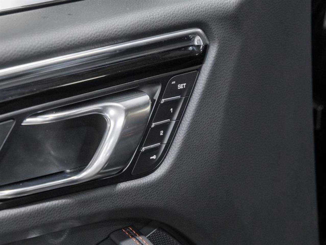 2026 Porsche Macan  Photo