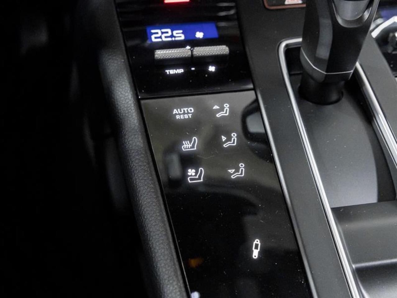 2026 Porsche Macan  Photo